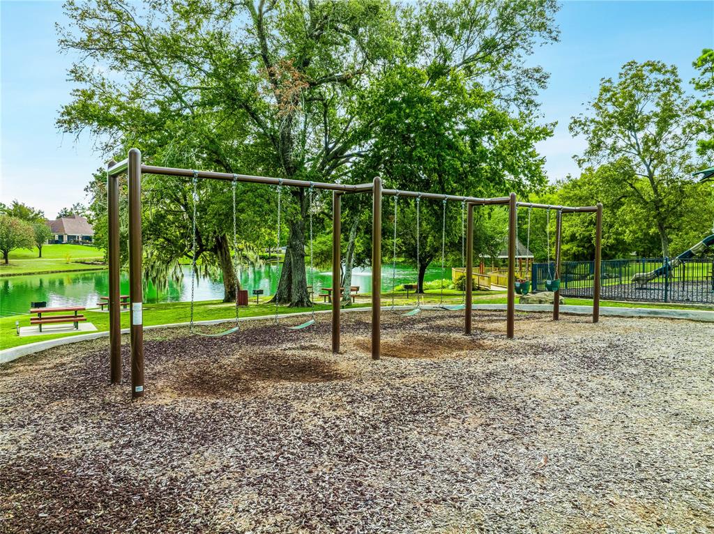 180 Bentwood Drive, Montgomery, Texas image 18