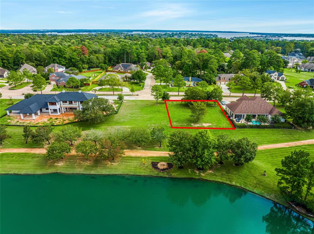 180 Bentwood Drive, Montgomery, Texas image 3