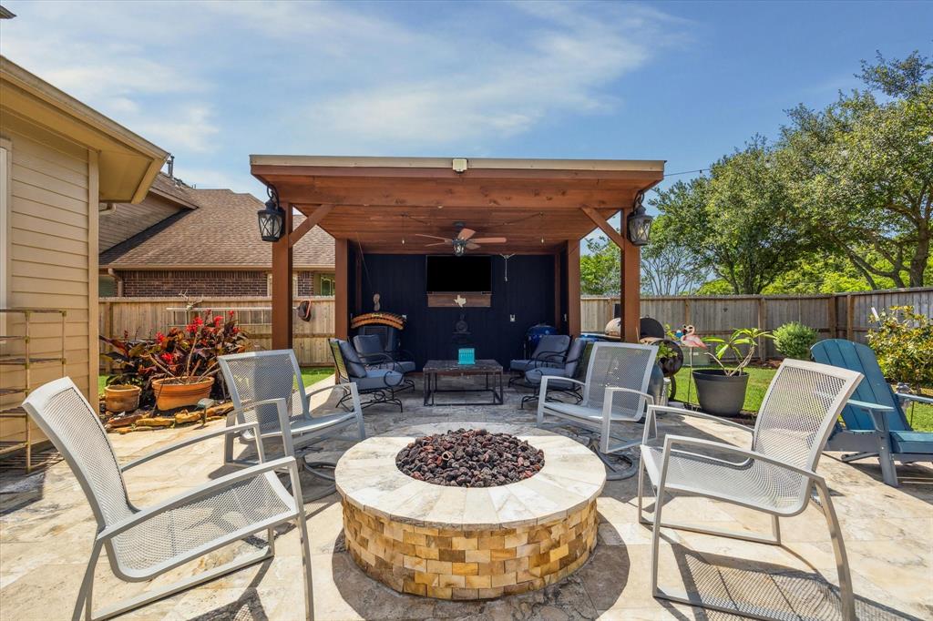 802 Fairway Drive, La Porte, Texas image 27