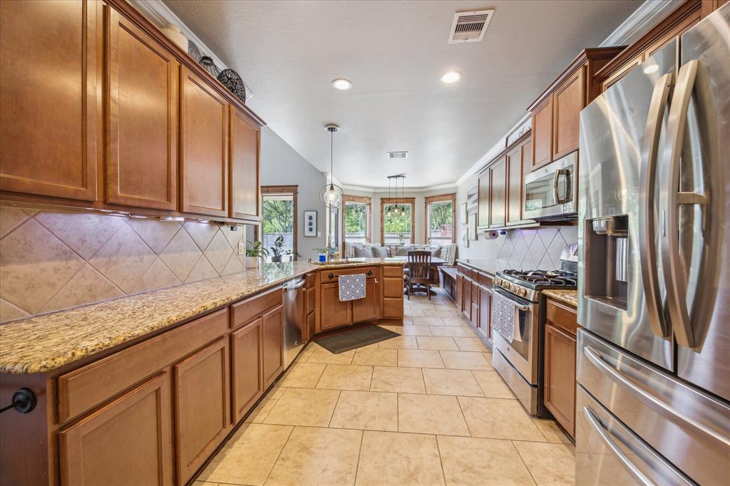 802 Fairway Drive, La Porte, Texas image 10