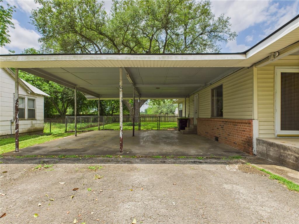 812 Merry Lane, Wharton, Texas image 7