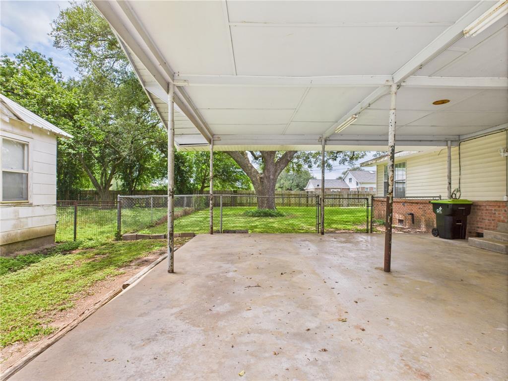 812 Merry Lane, Wharton, Texas image 6