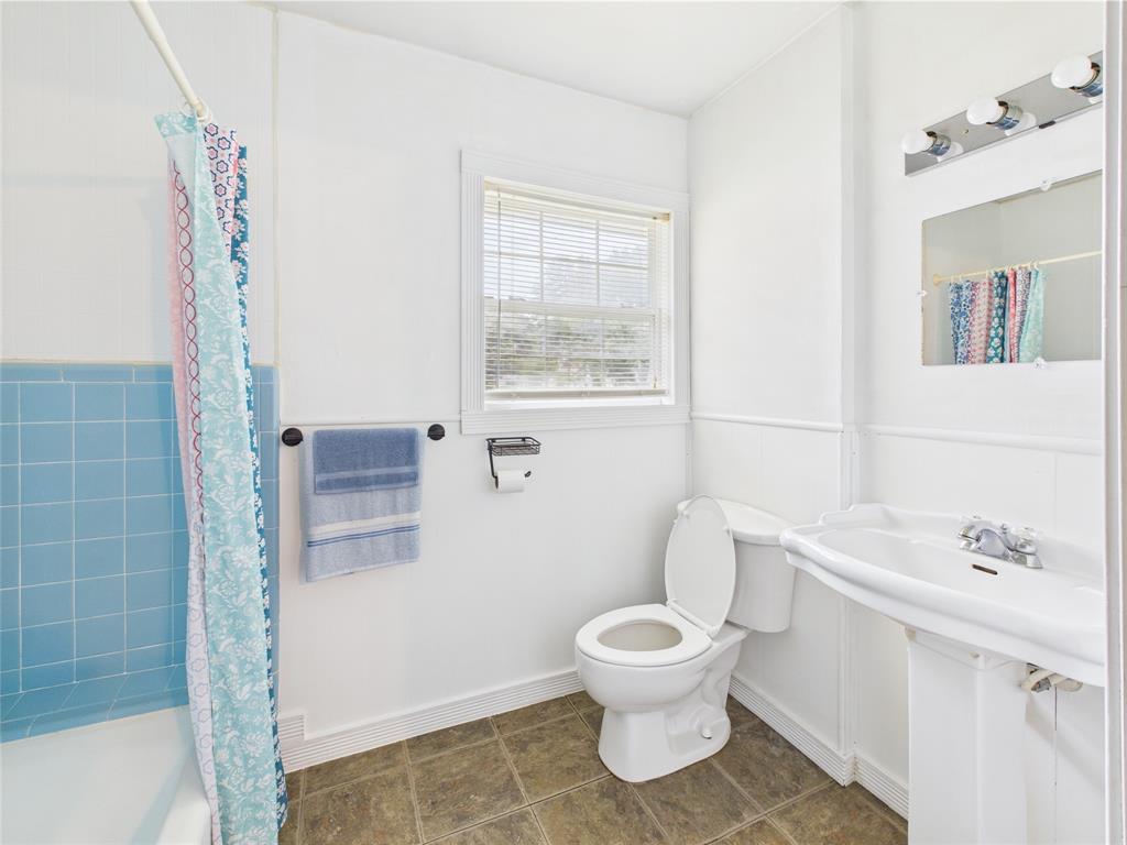 812 Merry Lane, Wharton, Texas image 18