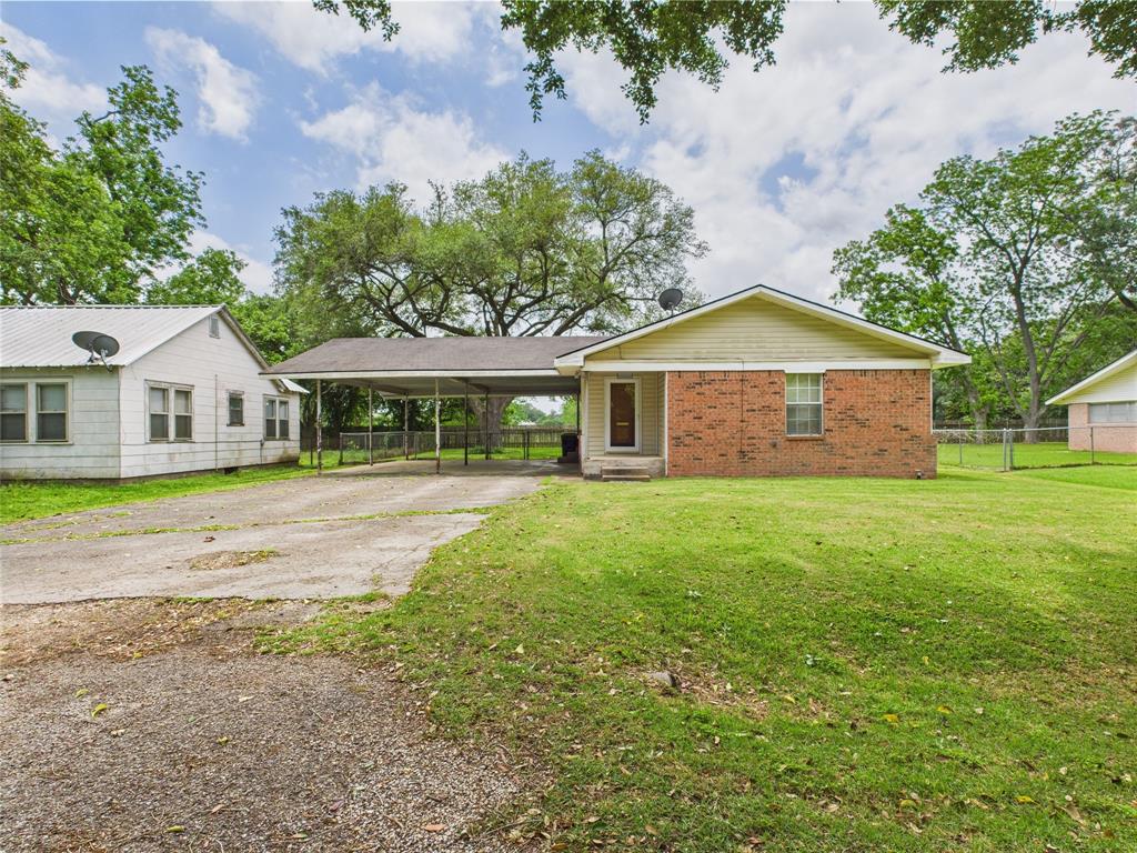 812 Merry Lane, Wharton, Texas image 1