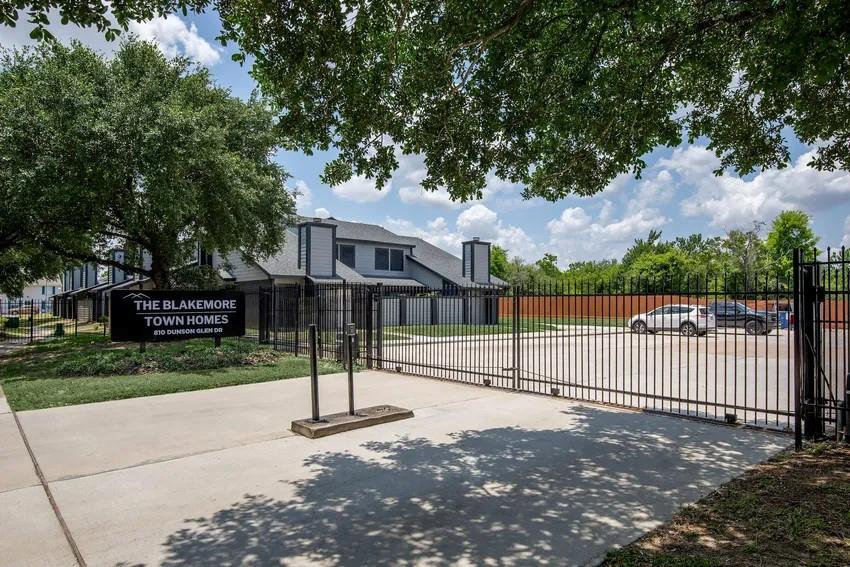 810 Dunson Glen Drive 706