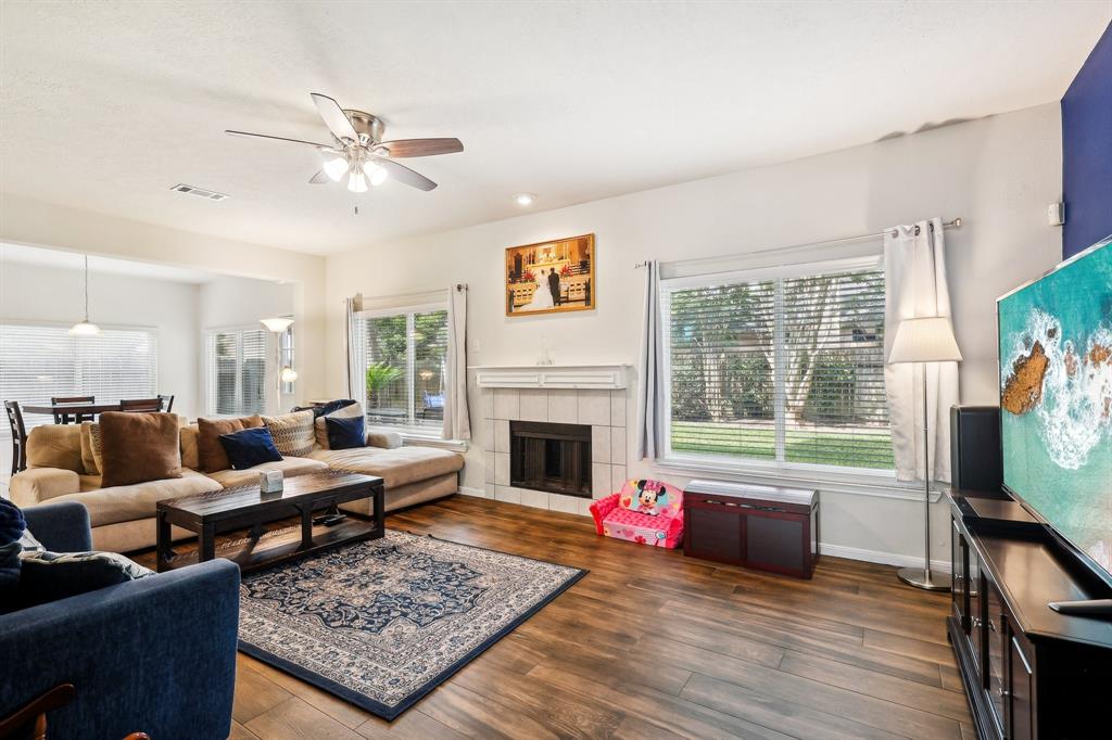 506 Crestridge Drive, Sugar Land, Texas image 4
