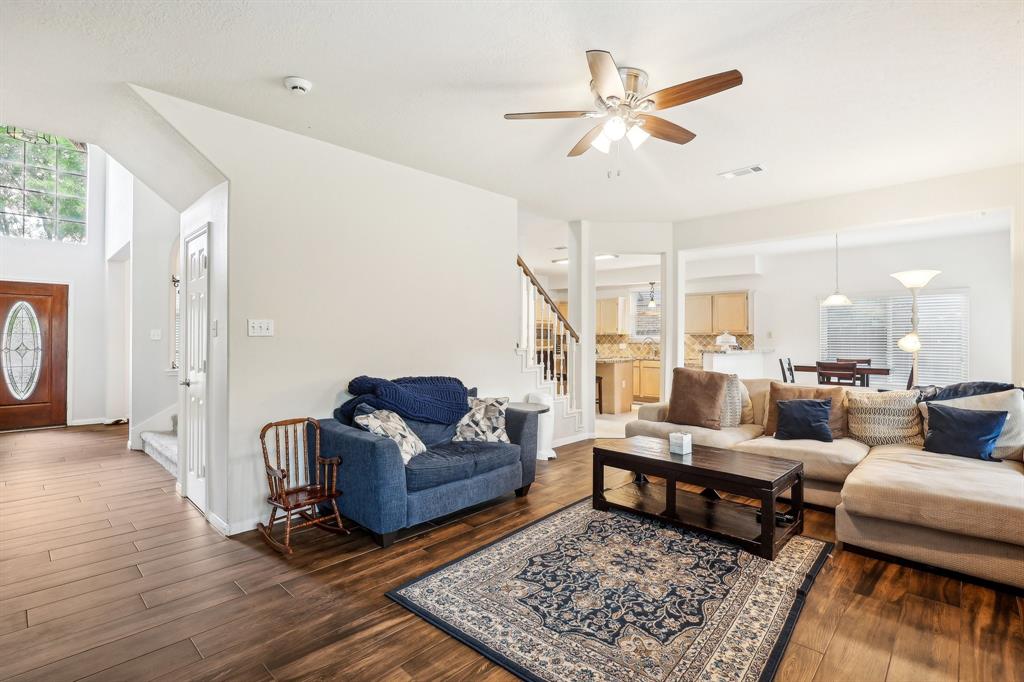 506 Crestridge Drive, Sugar Land, Texas image 3