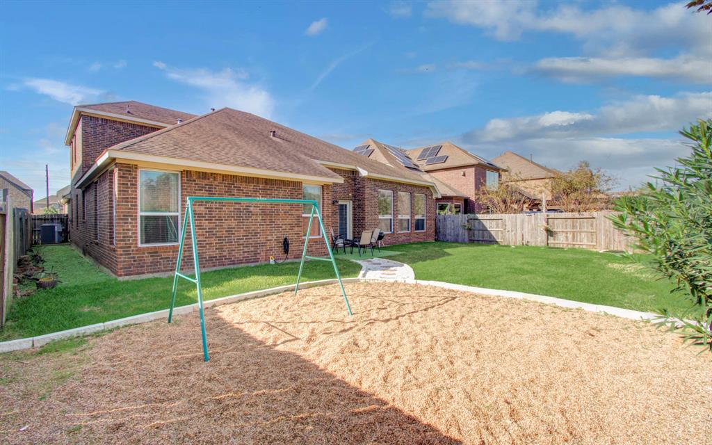 4419 Rolling Field Lane, Sugar Land, Texas image 32