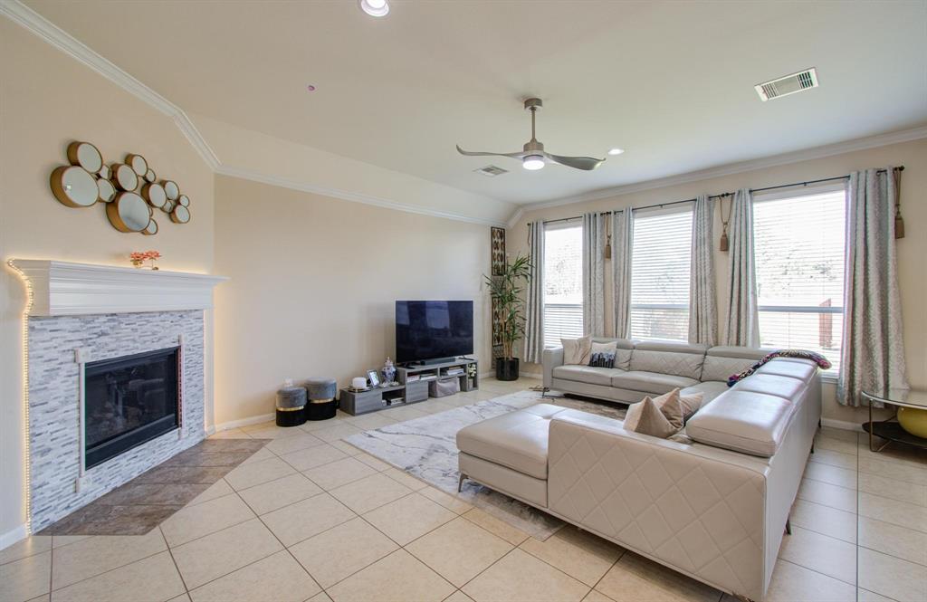 4419 Rolling Field Lane, Sugar Land, Texas image 6