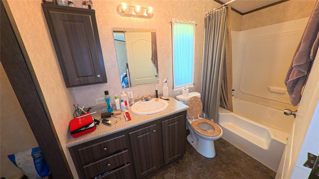 13729 Silvia Lane, Alvin, Texas image 6