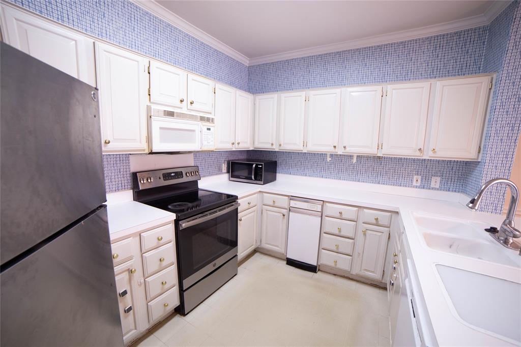 2111 Welch Street B111