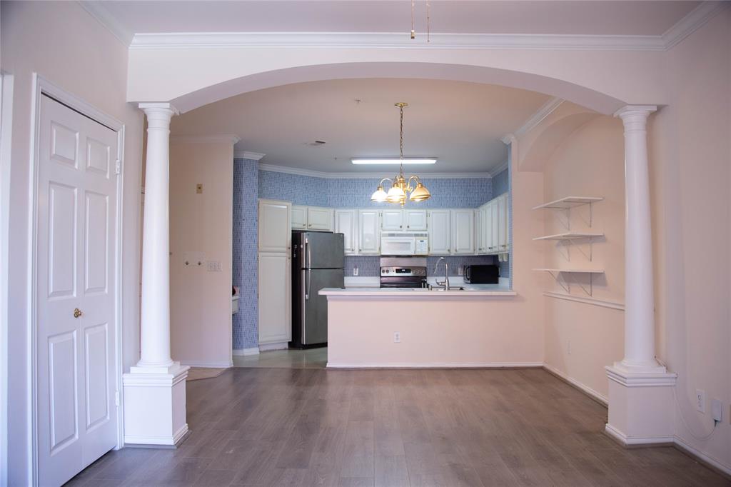 2111 Welch Street B111