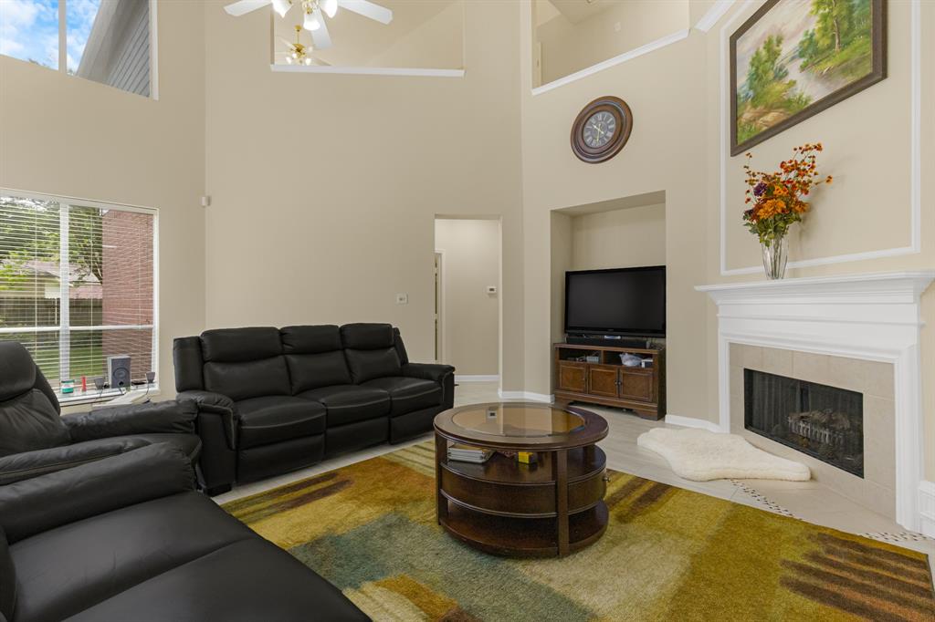 2227 Clawson Falls Lane, Sugar Land, Texas image 5