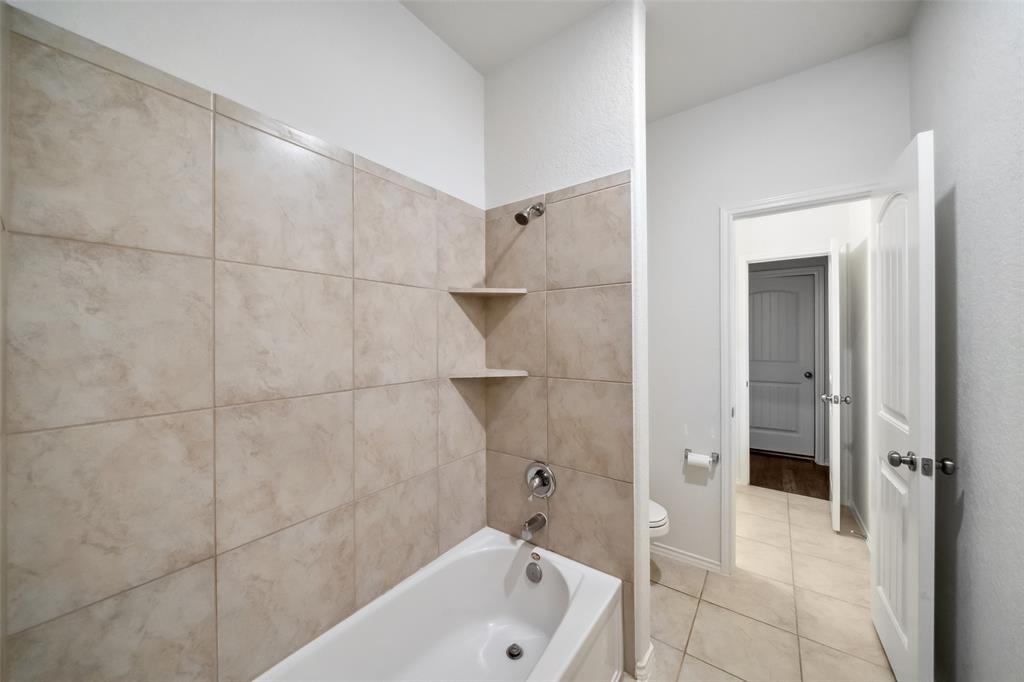 529 Waterside Ridge Lane, La Marque, Texas image 24