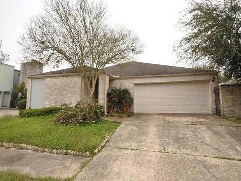 Photo of 7822 Albin Lane, Houston, TX 77071 (MLS # 23431302) Photo of 7822 Albin Lane, Houston, TX 77071 (MLS # 23431302)