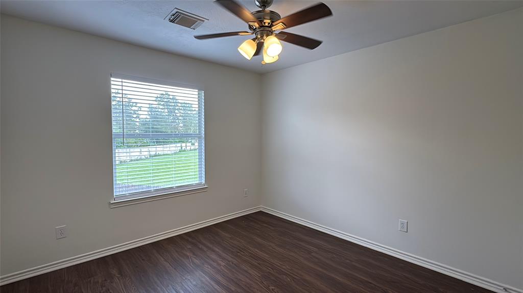 2325 Shady Pine Drive, Conroe, Texas image 14