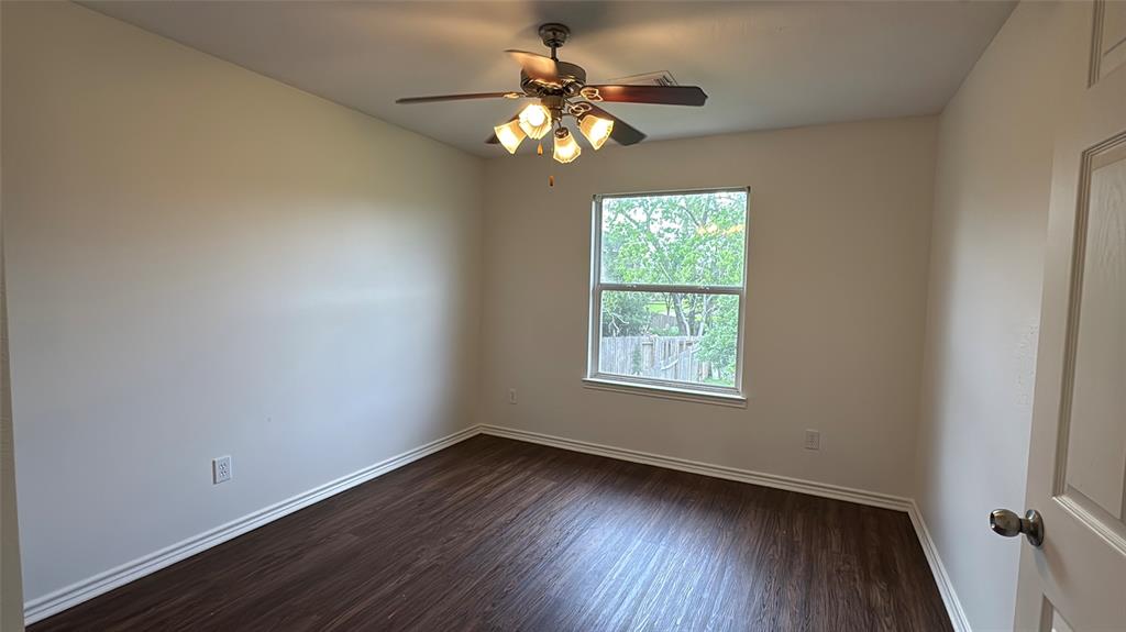 2325 Shady Pine Drive, Conroe, Texas image 16