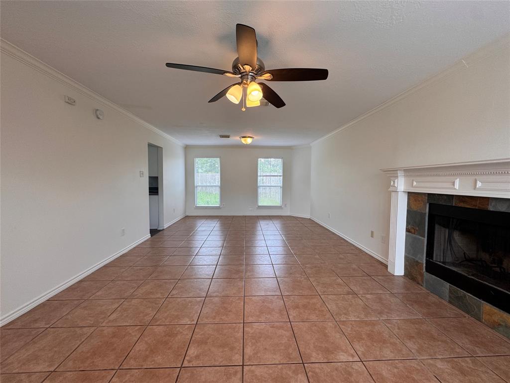 2325 Shady Pine Drive, Conroe, Texas image 3