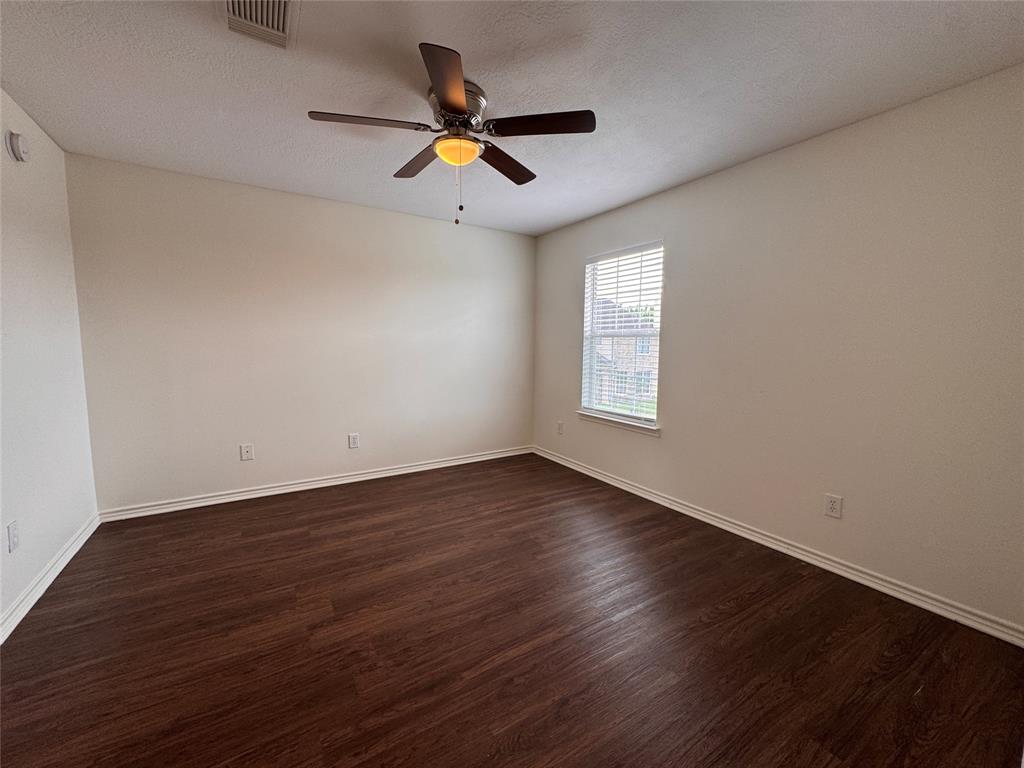 2325 Shady Pine Drive, Conroe, Texas image 10