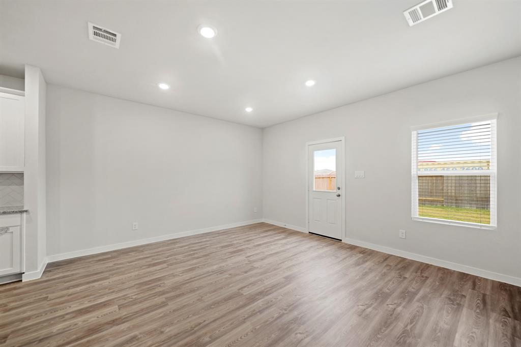 30215 Fledged Wing Drive, Waller, Texas image 8