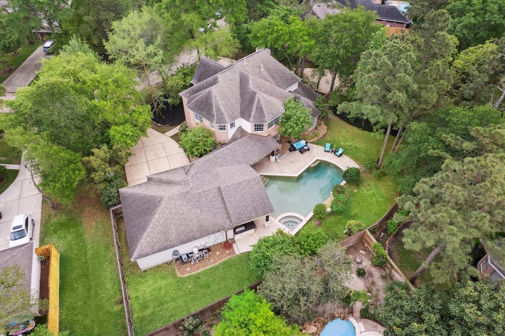 91 W Laurelhurst Circle, The Woodlands, Texas image 3