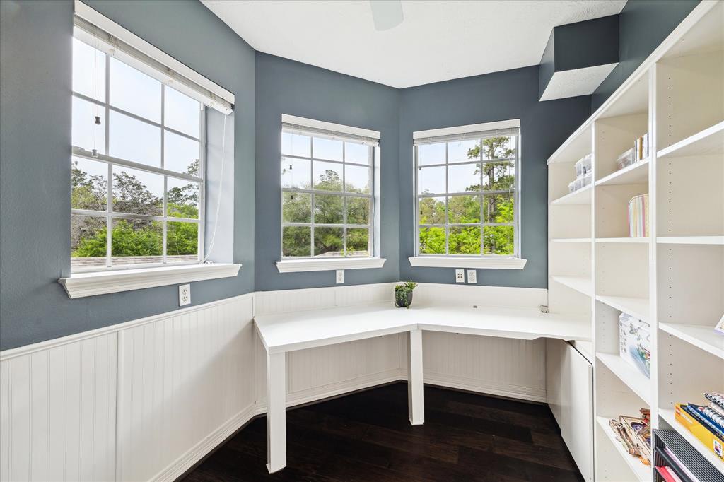 91 W Laurelhurst Circle, The Woodlands, Texas image 38