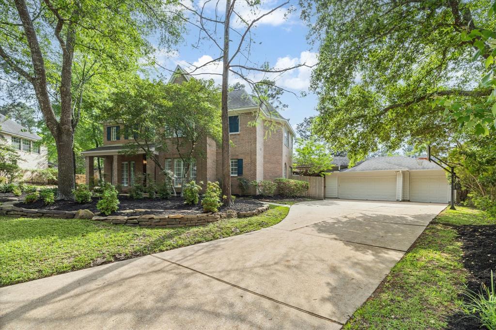 91 W Laurelhurst Circle, The Woodlands, Texas image 2