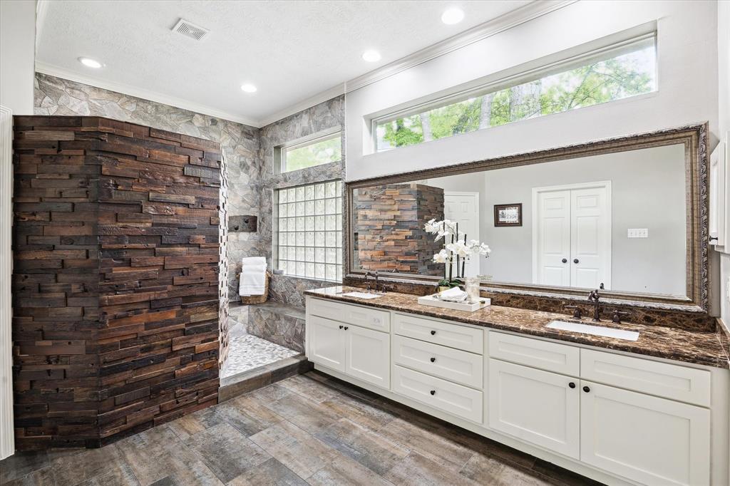91 W Laurelhurst Circle, The Woodlands, Texas image 23