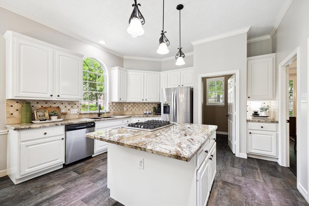 91 W Laurelhurst Circle, The Woodlands, Texas image 17