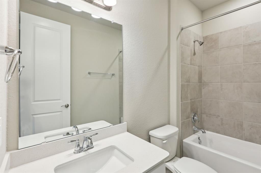 1631 Shae Oak Lane, Conroe, Texas image 14