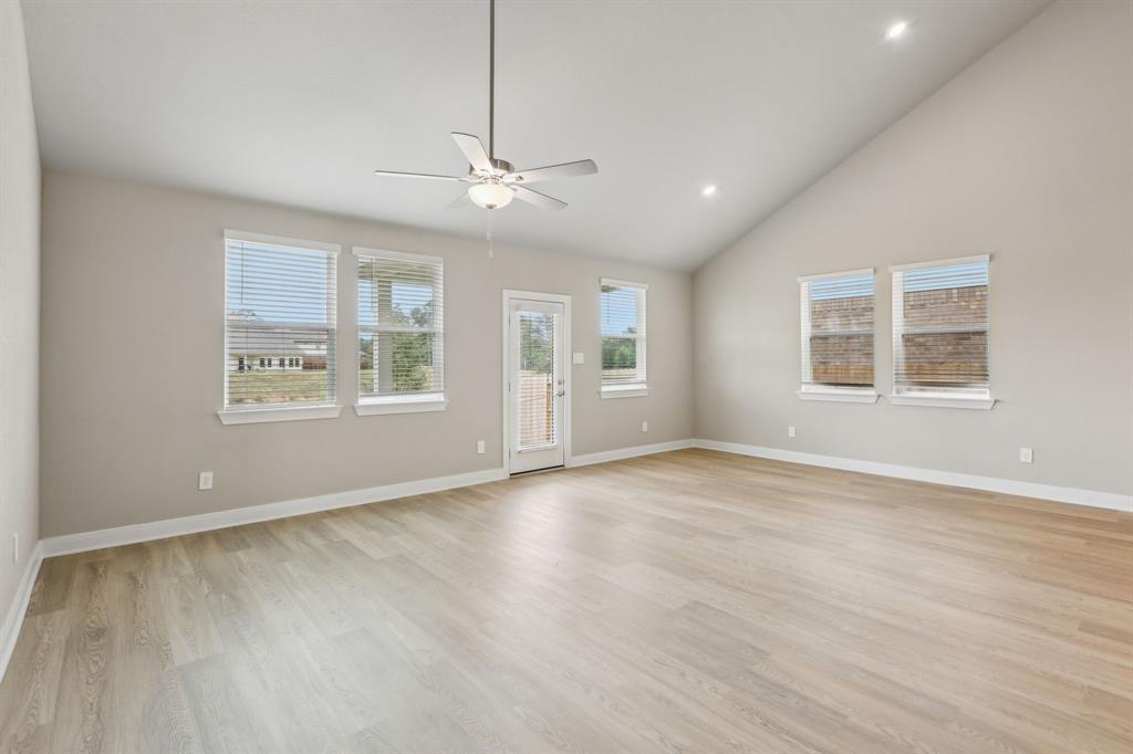 1631 Shae Oak Lane, Conroe, Texas image 9