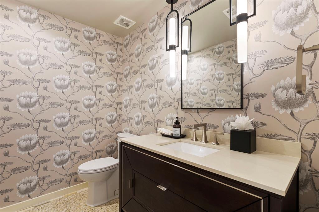 45 Briar Hollow Lane #6, Houston, Texas image 17