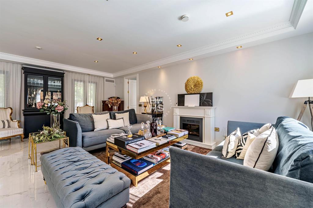 29016, Spain, 8 Bedrooms Bedrooms, ,8 BathroomsBathrooms,Residential,Active,181429