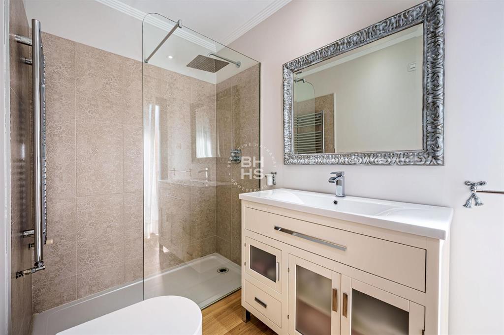 29016, Spain, 8 Bedrooms Bedrooms, ,8 BathroomsBathrooms,Residential,Active,181429