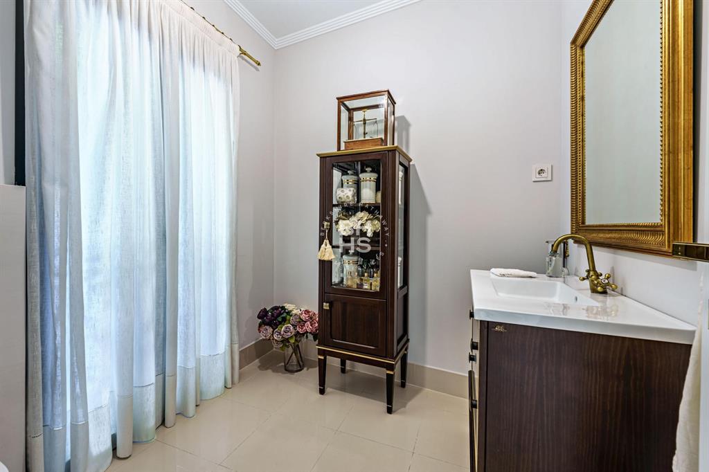 29016, Spain, 8 Bedrooms Bedrooms, ,8 BathroomsBathrooms,Residential,Active,181429