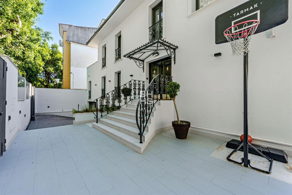 29016, Spain, 8 Bedrooms Bedrooms, ,8 BathroomsBathrooms,Residential,Active,181429