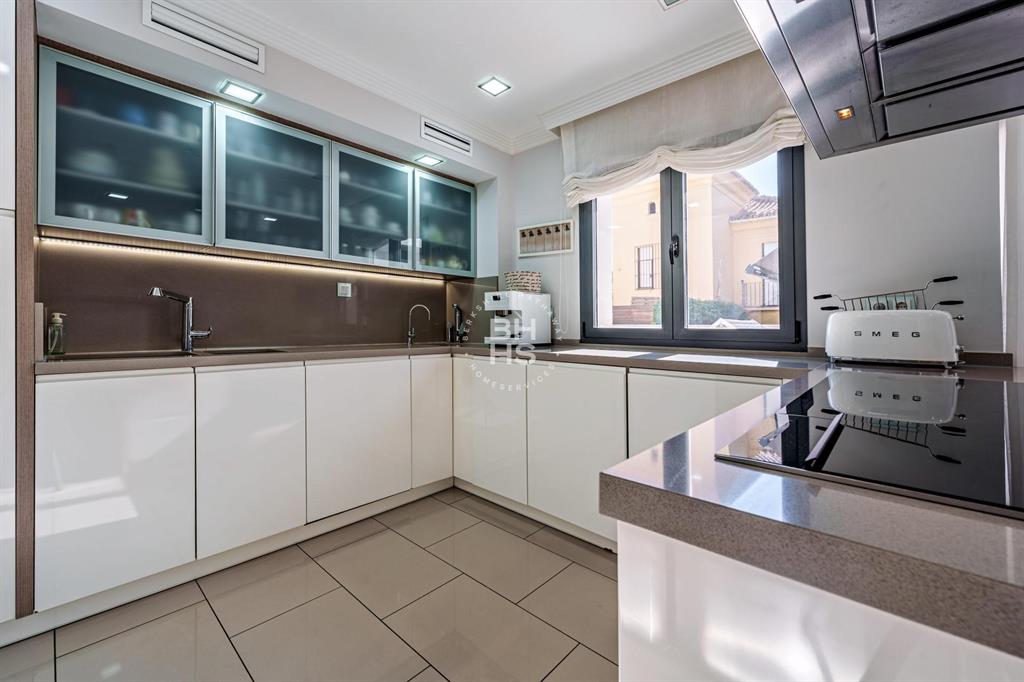 29016, Spain, 8 Bedrooms Bedrooms, ,8 BathroomsBathrooms,Residential,Active,181429