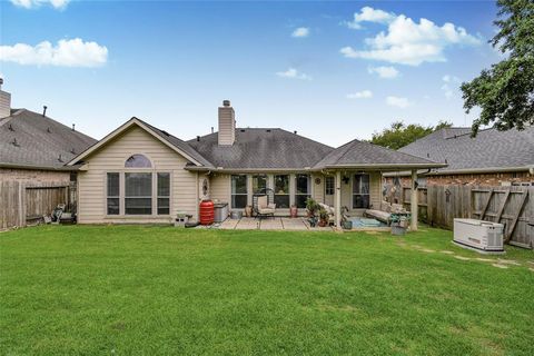 Single Family Residence in Houston TX 8134 Gray Jay Drive 31.jpg
