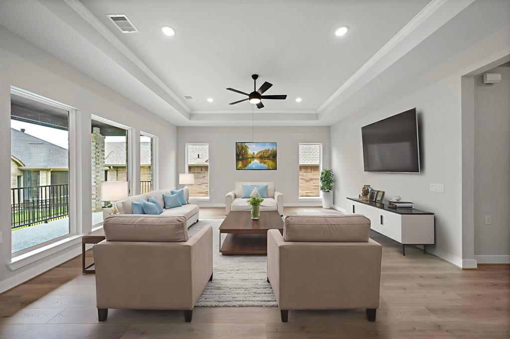 10017 Larkin Cove