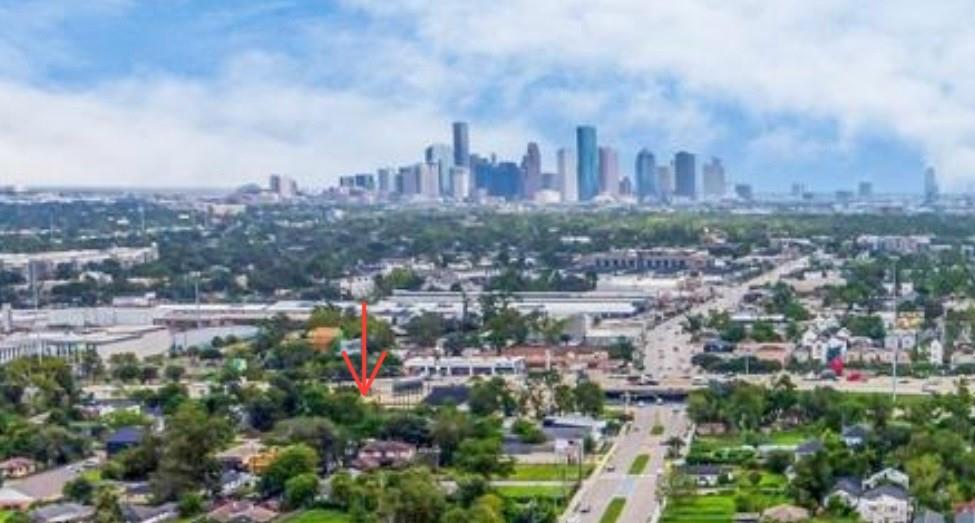 1327 & 1329 North Loop, Houston, Texas image 2