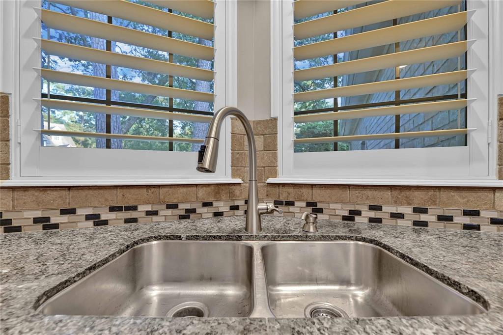 2103 Seven Maples Drive, Kingwood, Texas image 23