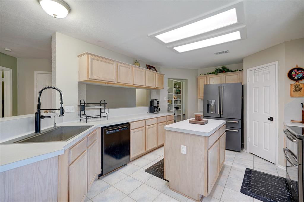 19731 Dusty Creek Drive, Katy, Texas image 13