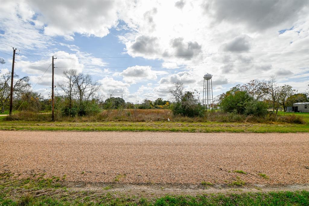 2642 Tuttle Street, Columbus, Texas image 9