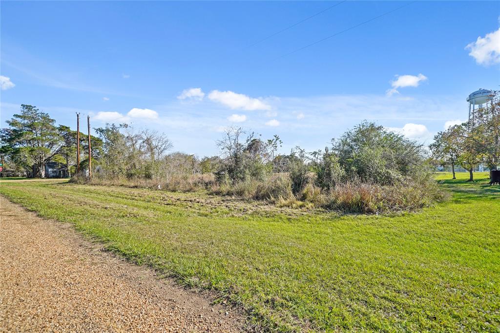 2642 Tuttle Street, Columbus, Texas image 3