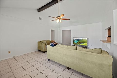 Single Family Residence in Houston TX 7834 Breezeway Street 22.jpg