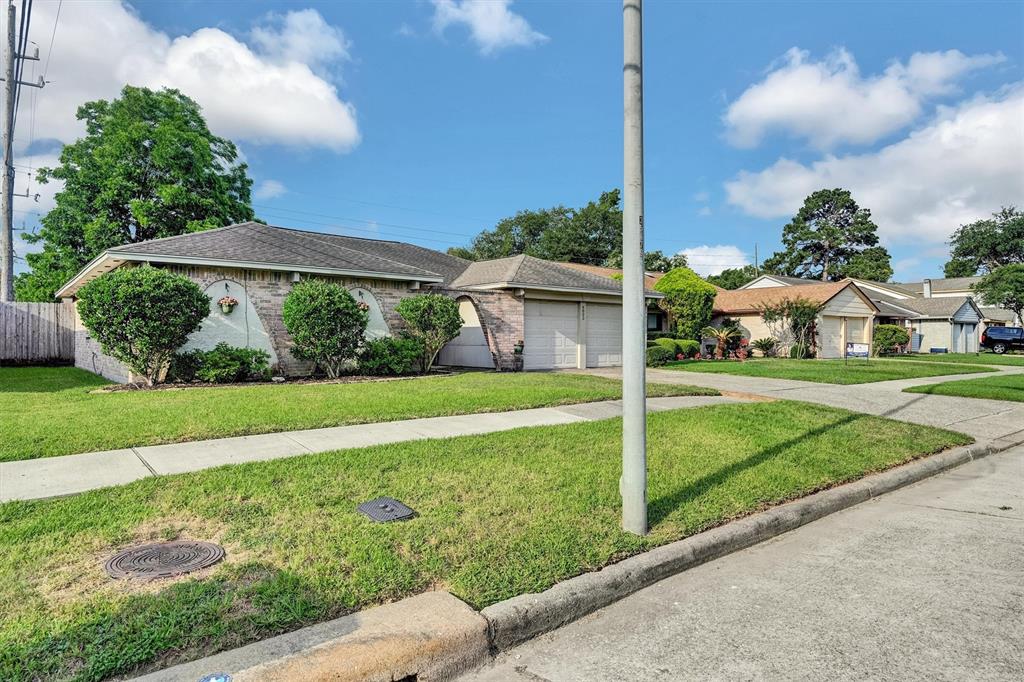 4803 Bridgemont Lane