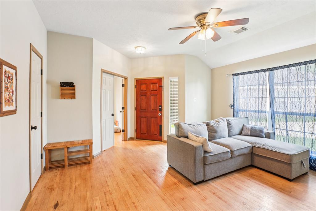 3211 Waterglen Court