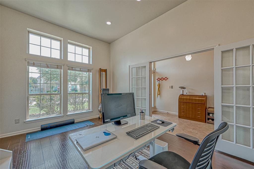 5918 Emmit Creek Lane, Sugar Land, Texas image 7