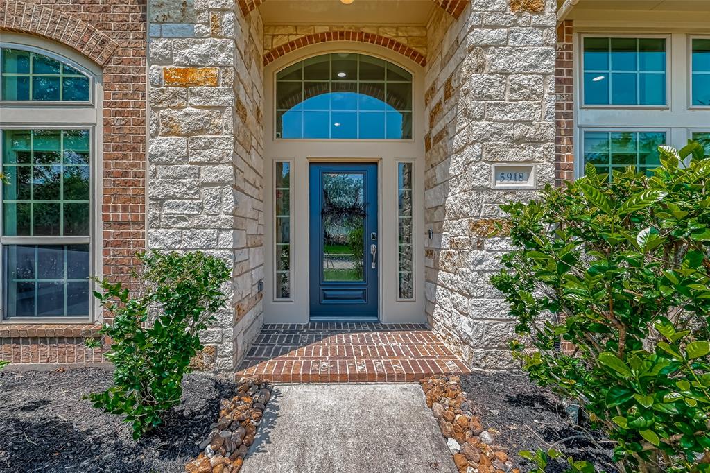 5918 Emmit Creek Lane, Sugar Land, Texas image 5