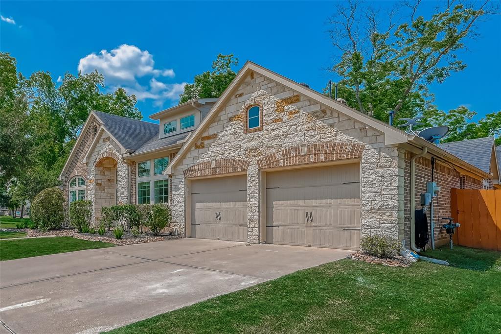 5918 Emmit Creek Lane, Sugar Land, Texas image 3